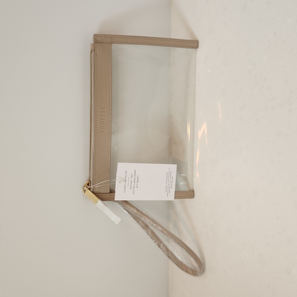 Truffle Clarity Wristlet Stone Clear